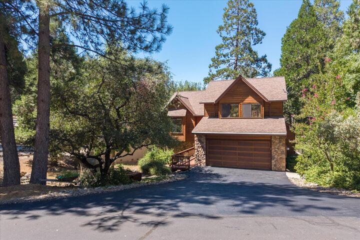 Property Photo: 1554 Vine Maple CA 95247