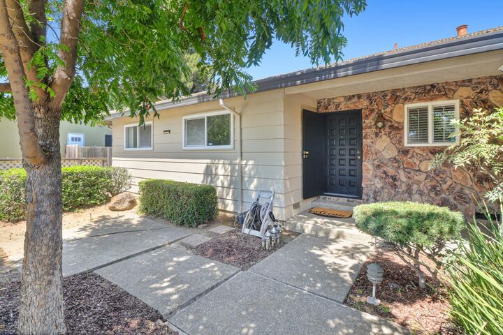 Property Photo:  6995 Wavecrest Way  CA 95831 