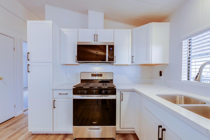 Property Photo:  1459 Standiford 80  CA 95350 