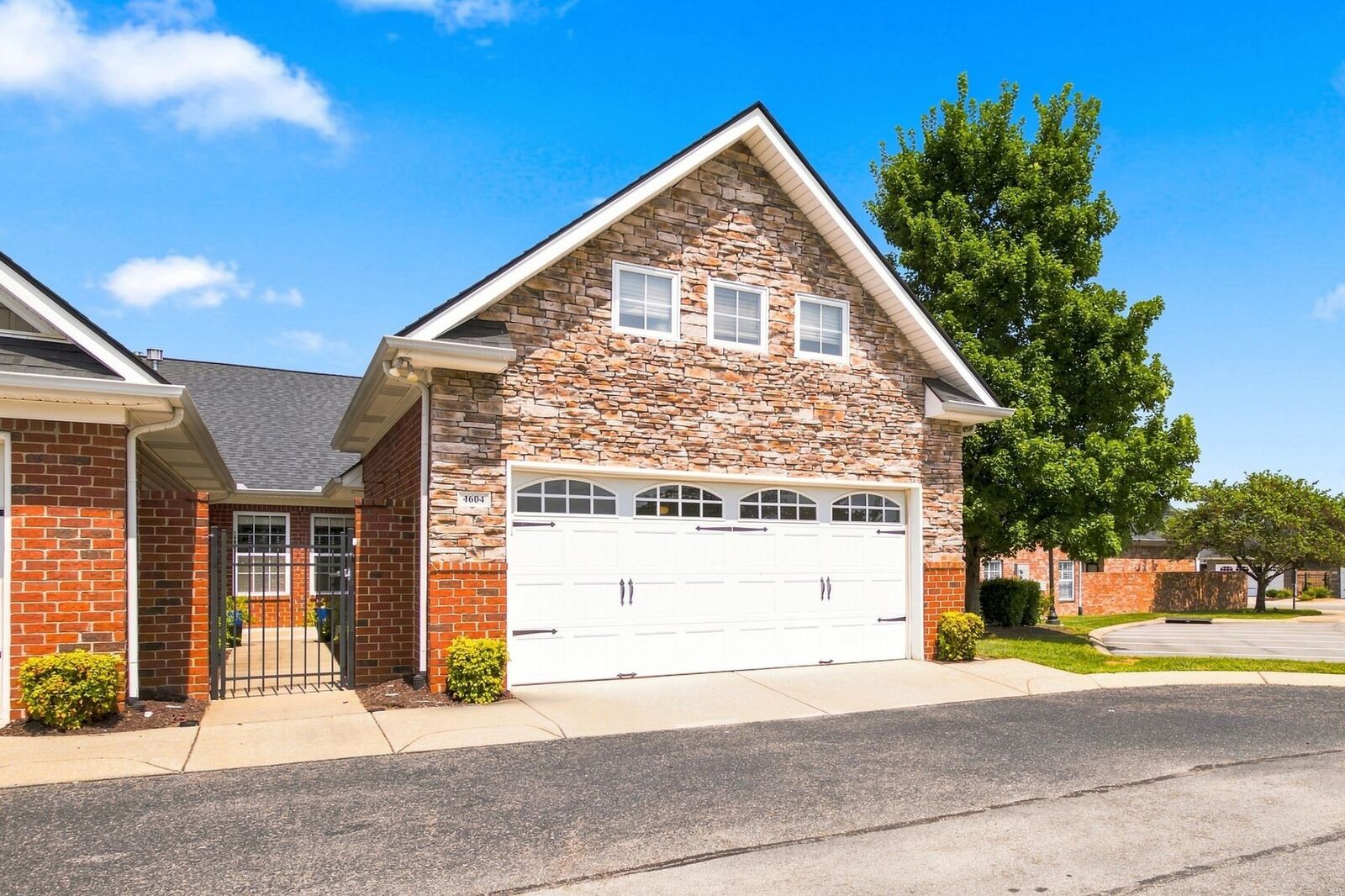 Property Photo:  395 Devon Chase Hl 4604  TN 37066 