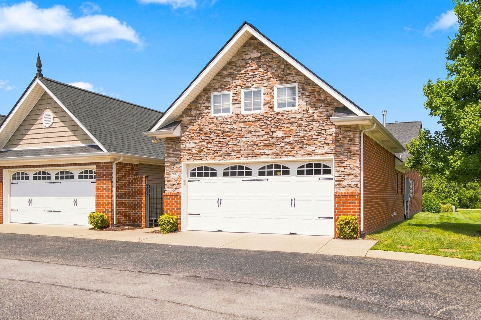 Property Photo:  395 Devon Chase Hl 4604  TN 37066 