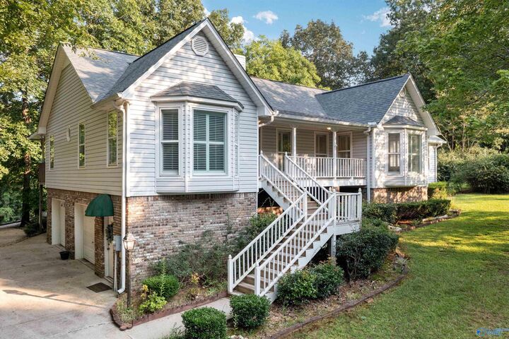 Property Photo:  140 Heritage Ridge  AL 35146 
