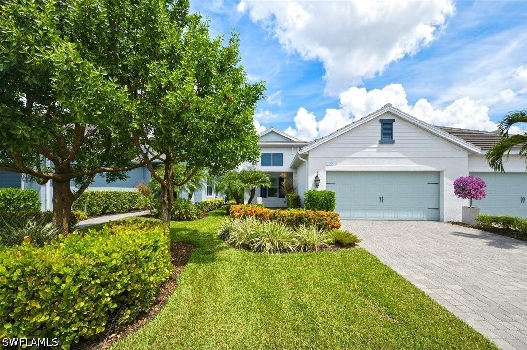 Property Photo: 2278 Marquesa Circle FL 34112