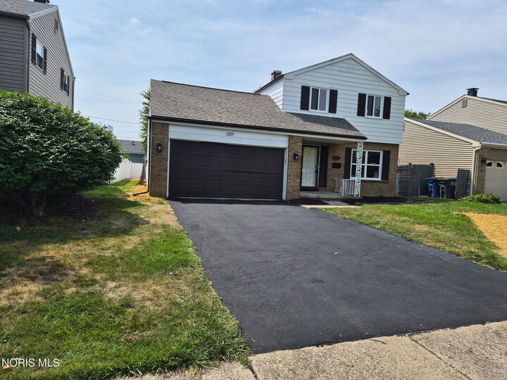 Property Photo: 277 Shoreham Lane OH 43612