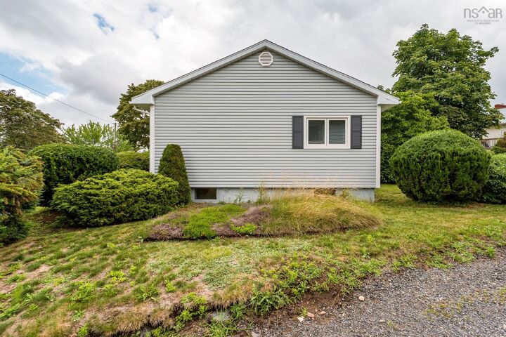 Property Photo: 22 Kent Road NS B4N 2P1