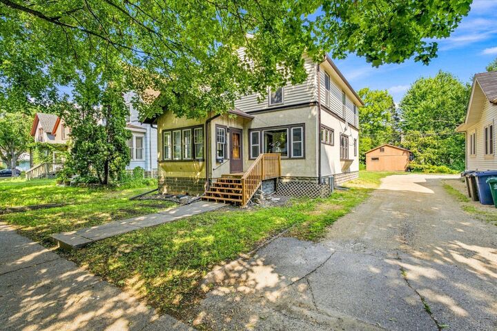 Property Photo:  1046 15th Avenue SE  MN 55414 