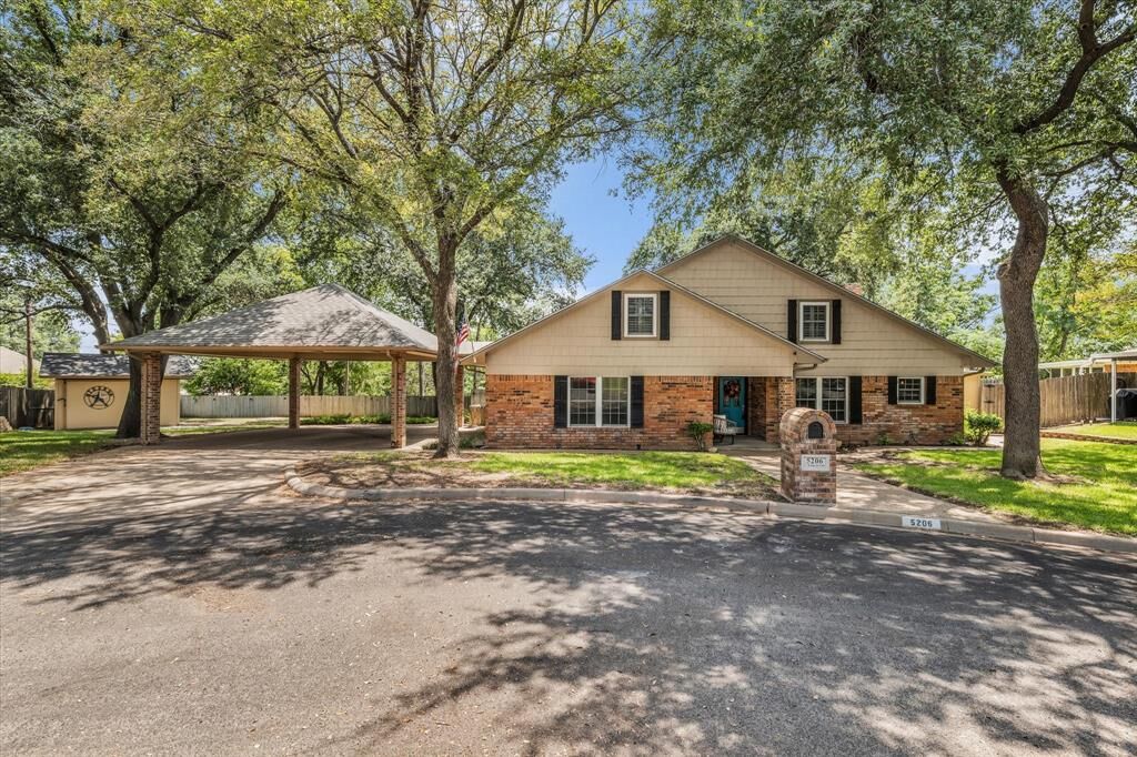 Property Photo: 5206 Chaparral Drive TX 76710
