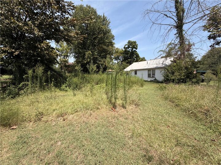 Property Photo: 1222 W Sevier Street AR 72830