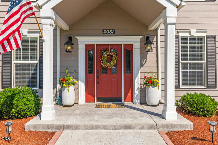 Property Photo: 4081 Collier Lane OR 97603