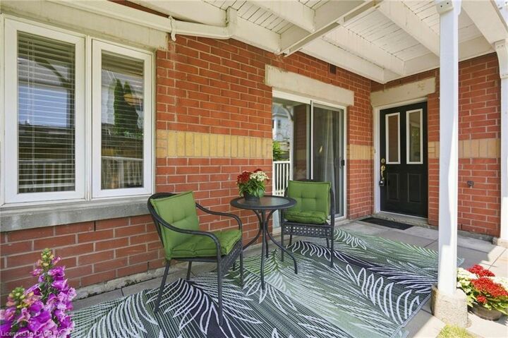 Property Photo: 1701 Lampman Avenue 204 ON L7L 6R7