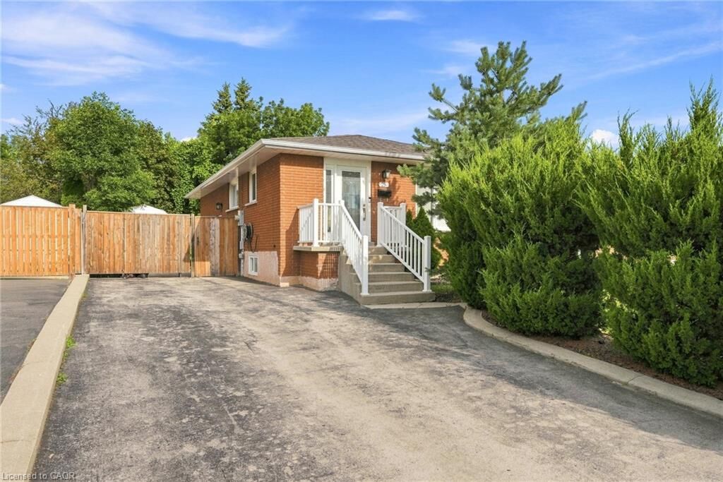 Property Photo: 28 Leduc Street Lower ON L8T 4S4