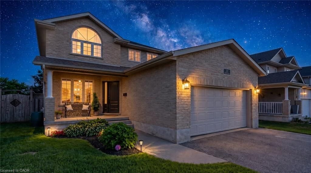 Property Photo: 37 Applewood Street ON N0J 1S0