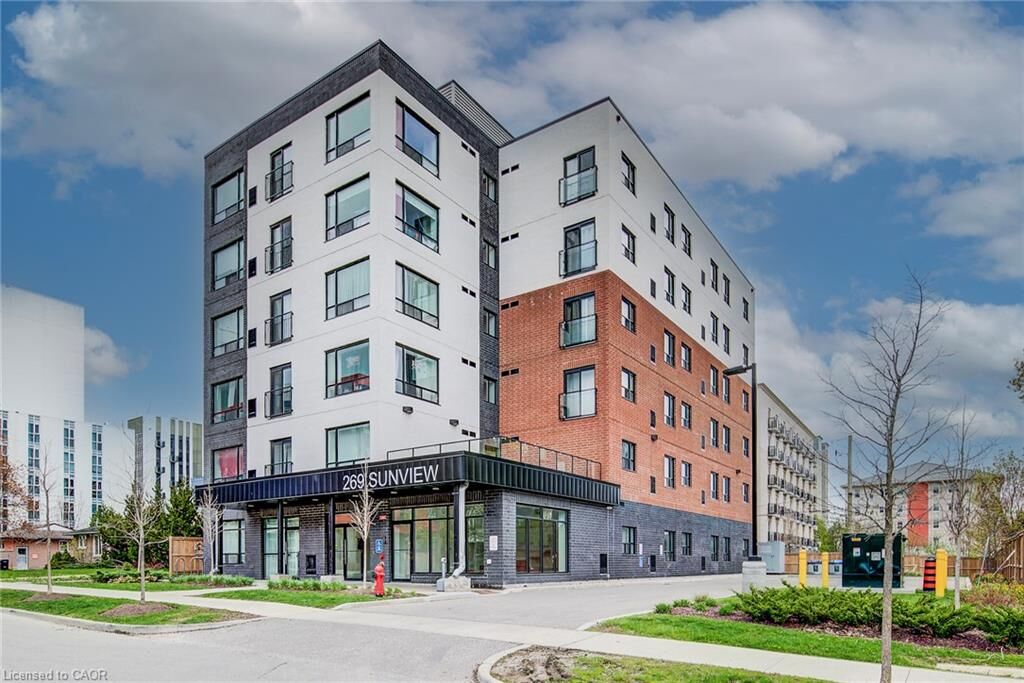 Property Photo: 269 Sunview Street 606 ON N2L 3V8
