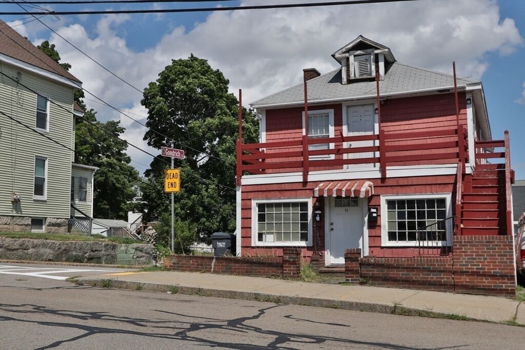 Property Photo:  32 N Bow Street  MA 01757 