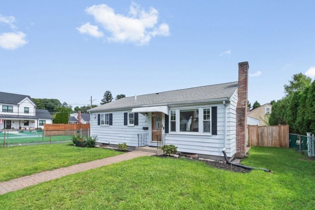 Property Photo: 37 Kenmore Rd MA 02453