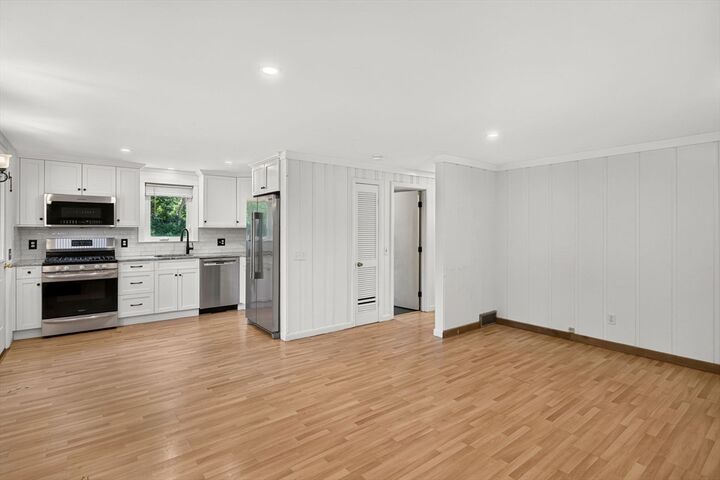 Property Photo:  3 Connecticut Ave  MA 02645 