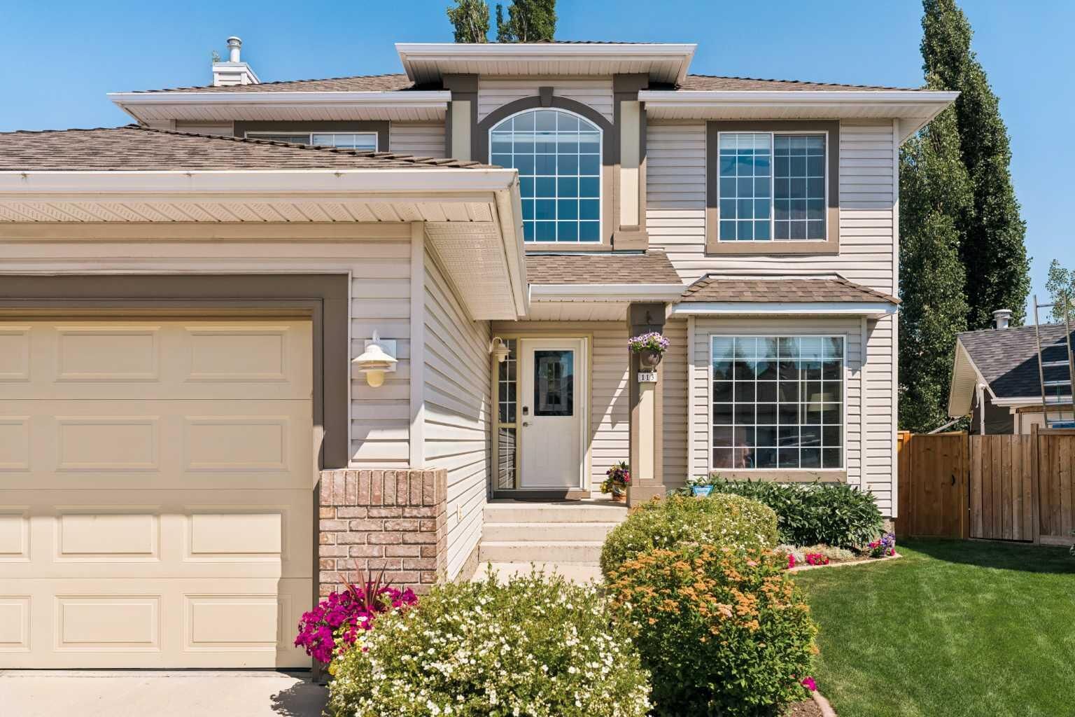 Property Photo: 113 Douglasview Court SE AB T2Z 2S8