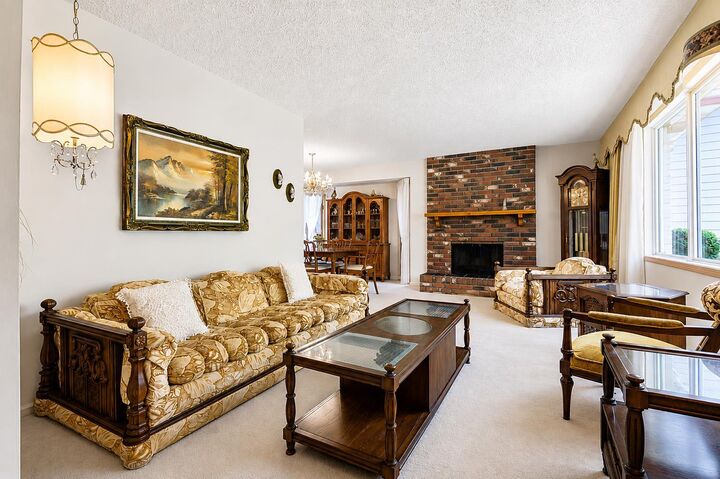 Property Photo: 832 Canna Crescent SW AB T2W 1N9