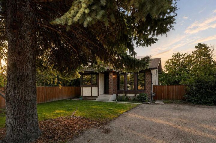 Property Photo: 13 Spruce Drive AB T4L 1V2