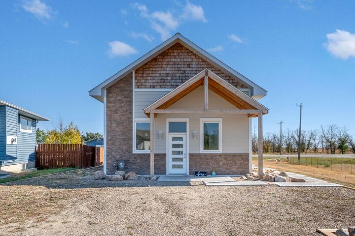 Property Photo: 517 6A Street N AB T0L 0R0