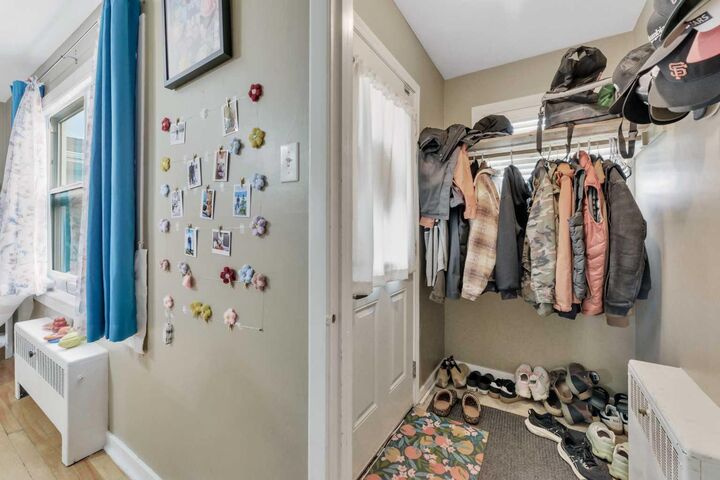 Property Photo:  11 Poplar Crescent  AB T4S 1V3 