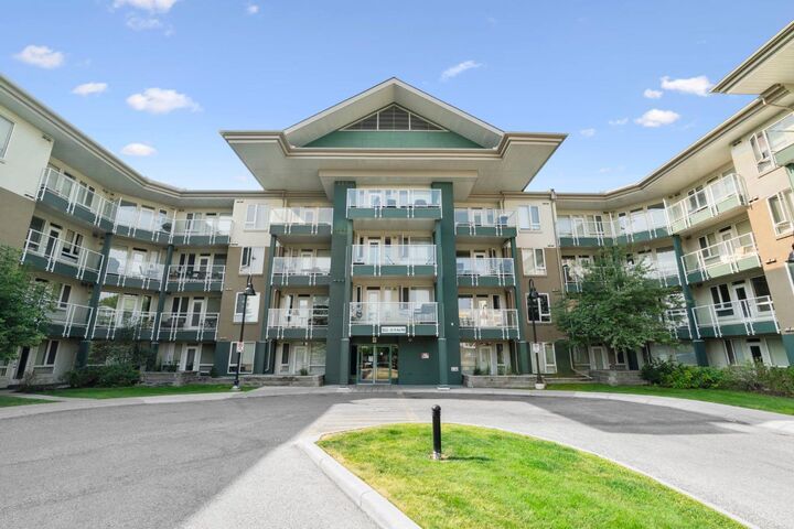 Property Photo: 3111 34 Avenue NW 204 AB T3L 0Y2