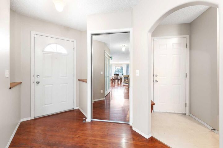Property Photo: 69 Hampstead Gardens NW AB T3A 5Y5