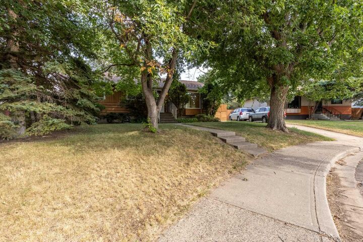 Property Photo: 1005 17 Street N AB T1H 3E3