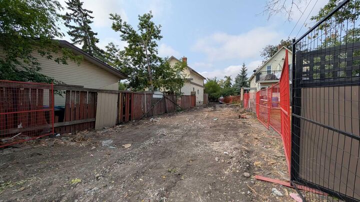 Property Photo: 2916 17 Street SE AB T2G 3W3