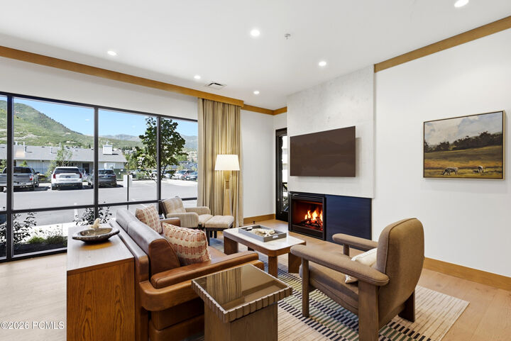 Property Photo:  700 N Homestead Drive Bldg 22 Unit 102  UT 84049 