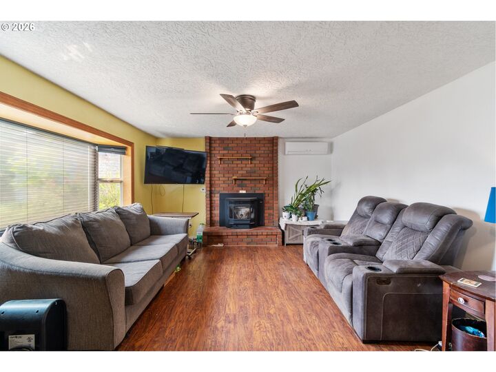 Property Photo: 2208 NW 102nd St WA 98685