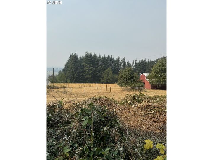 Property Photo:  9500 SE Woodland Ct  OR 97101 