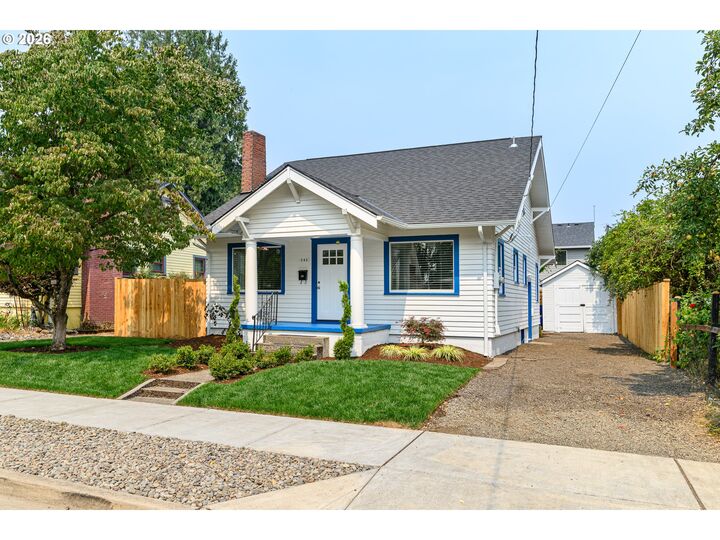 Property Photo:  240 E Clarendon St  OR 97027 