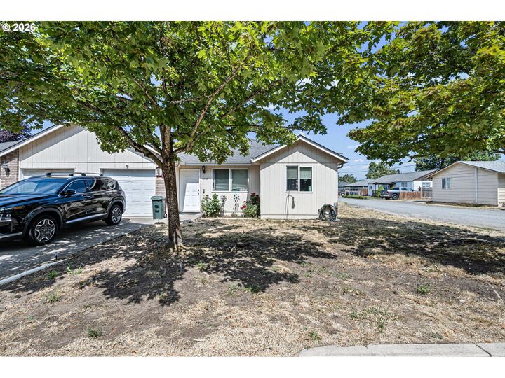 Property Photo:  4256 Daisy St  OR 97477 
