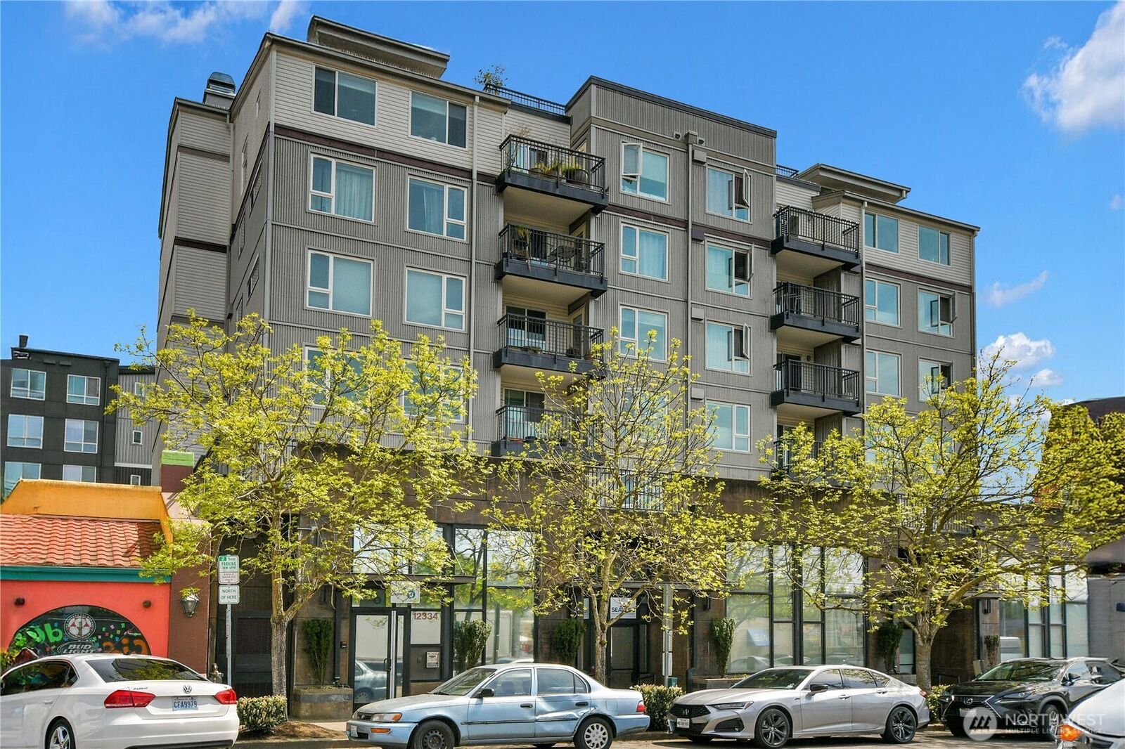 Property Photo:  12334  31st Avenue NE 607  WA 98125 