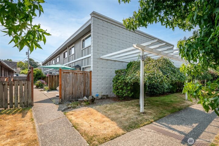 Property Photo: 708 N L Street 6 WA 98403