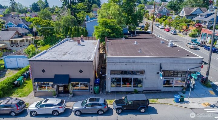 Property Photo:  305 NE 65th Street  WA 98115 