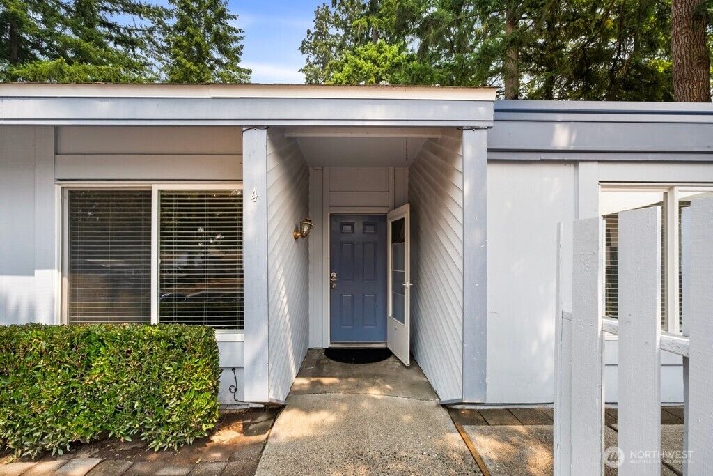 Property Photo: 4308 NE Sunset Boulevard U-4 WA 98059