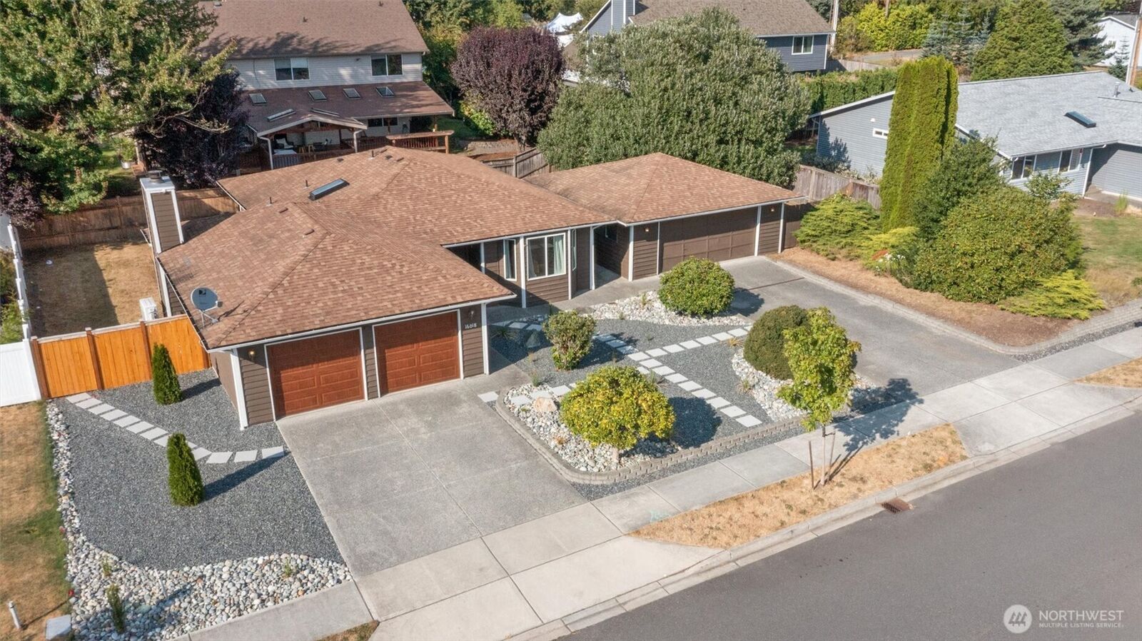 Property Photo: 16018 2nd Place W WA 98087