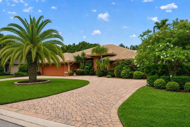Property Photo: 1180 SW Mirror Lake Cove FL 34986