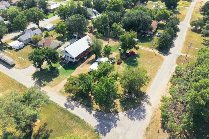 Property Photo:  211 N Plum  KS 67004 