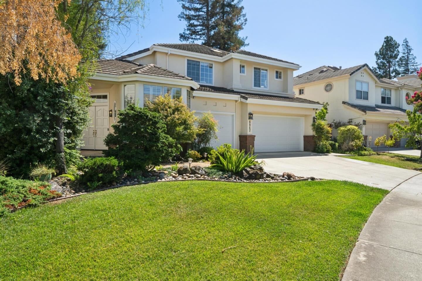 Property Photo:  6942 Calabazas Creek Circle  CA 95129 