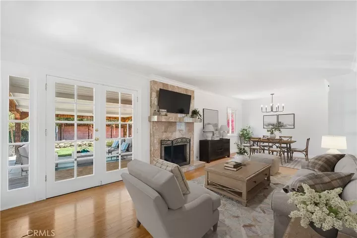 Property Photo: 20271 Mobile CA 91306
