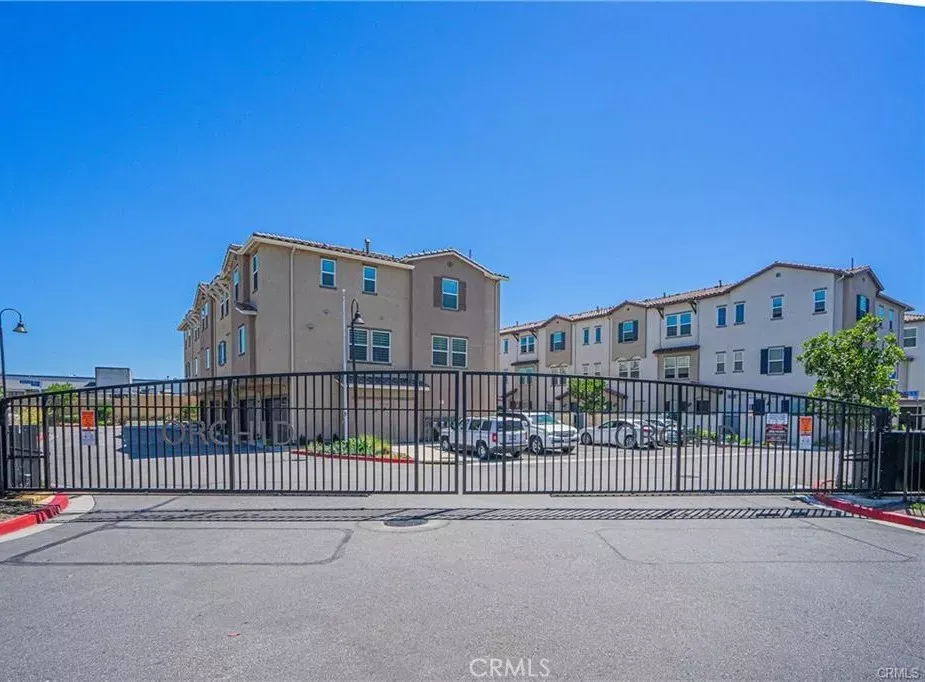 Property Photo:  1279 Bonnet Way  CA 90502 
