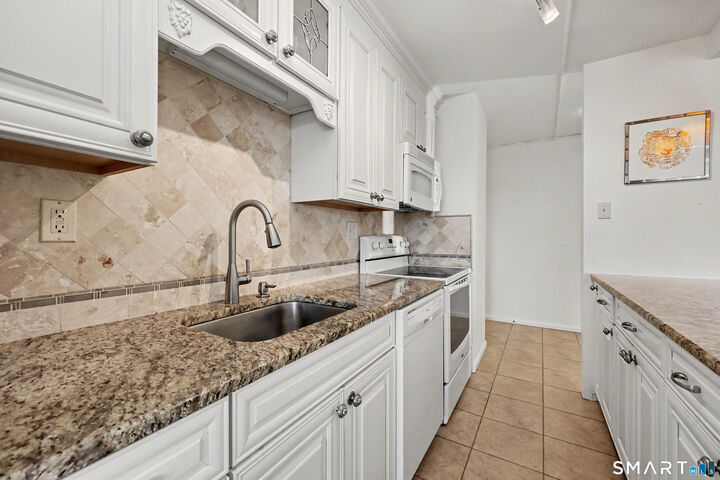 Property Photo:  100 York Street 14C  CT 06511 