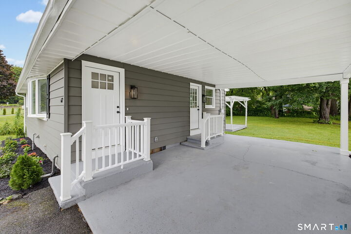 Property Photo:  62 Kingswood Lane  CT 06716 