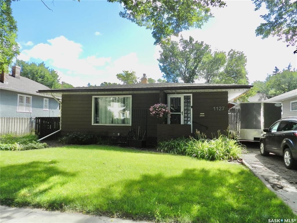 Property Photo: 1127 1st Avenue NW SK S6H 3N4