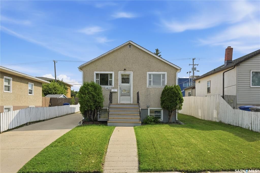 Property Photo: 1421 23rd Street W SK S7L 0B1