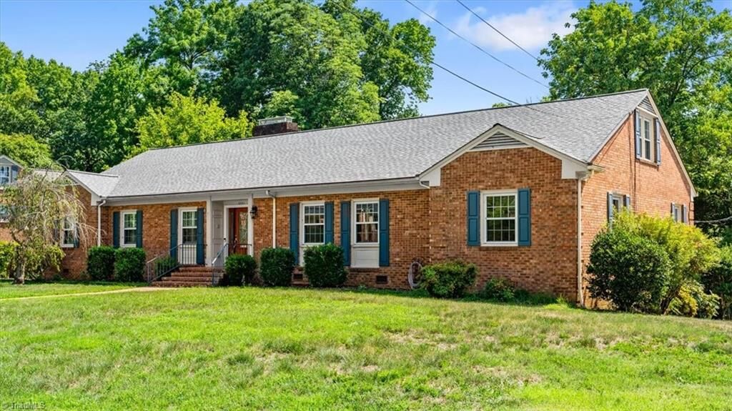 Property Photo:  2321 Danbury Road  NC 27408 