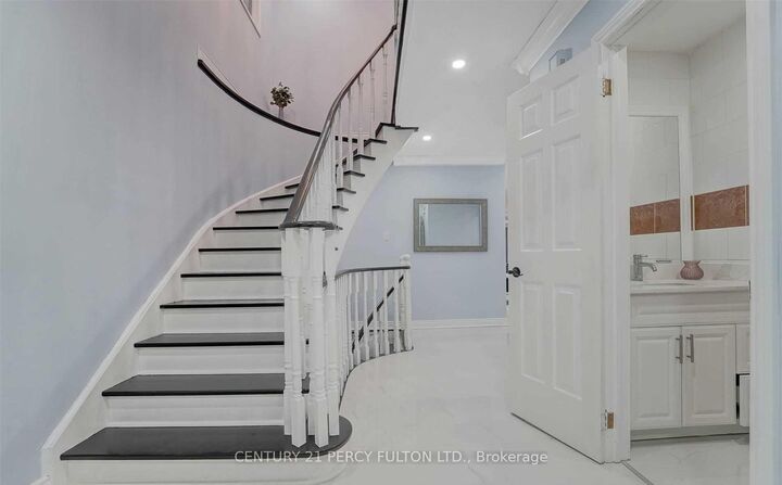Photo de la propriété:  2034 Shay Drive  ON L1X 1X9 